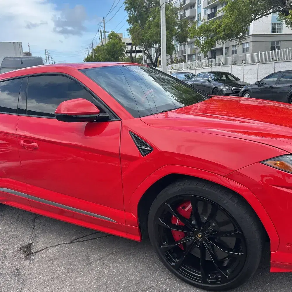 2021 Lamborghini Urus Base