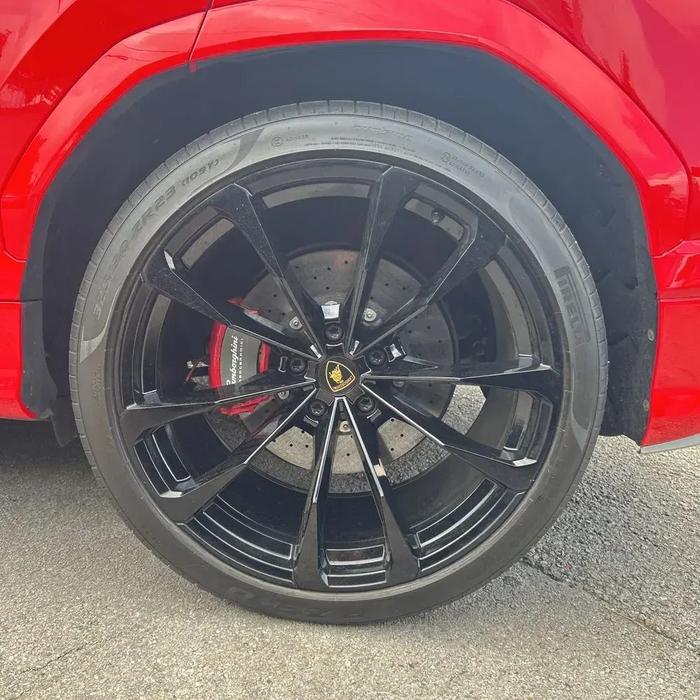 2021 Lamborghini Urus Base
