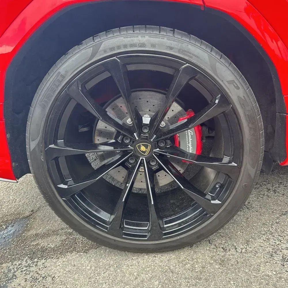 2021 Lamborghini Urus Base