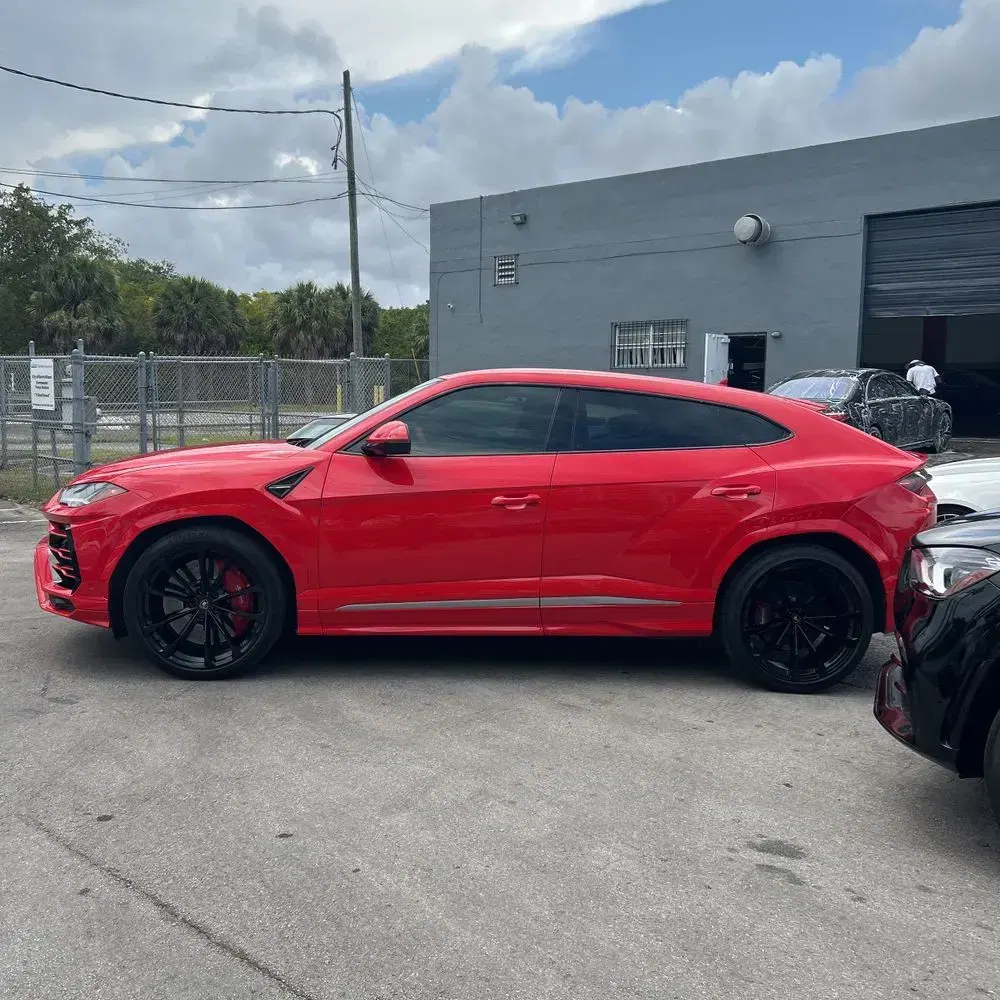 2021 Lamborghini Urus Base