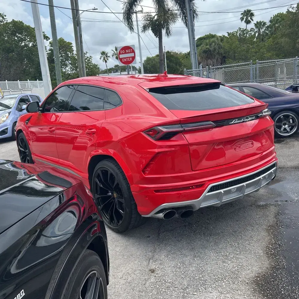 2021 Lamborghini Urus Base