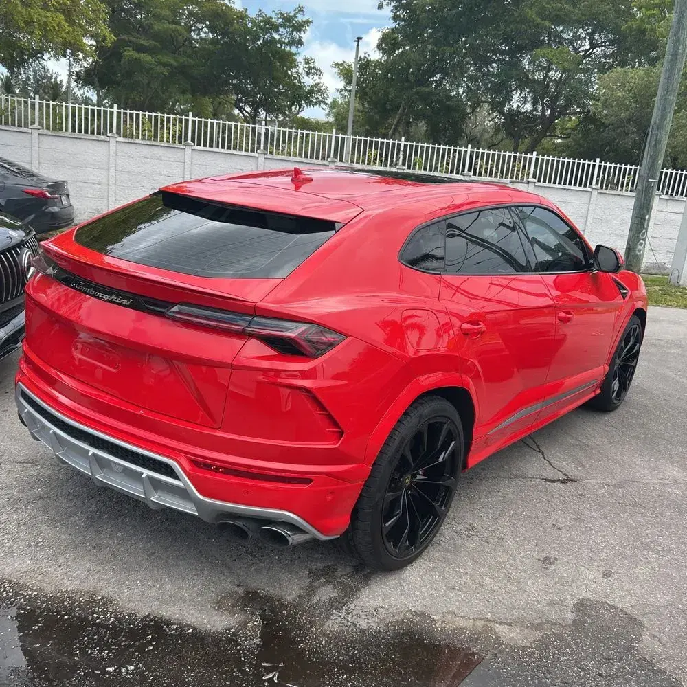 2021 Lamborghini Urus Base