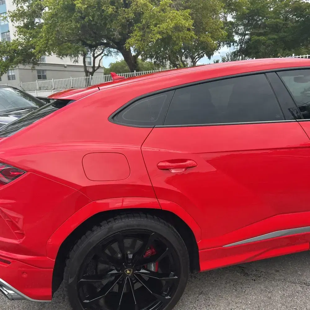 2021 Lamborghini Urus Base