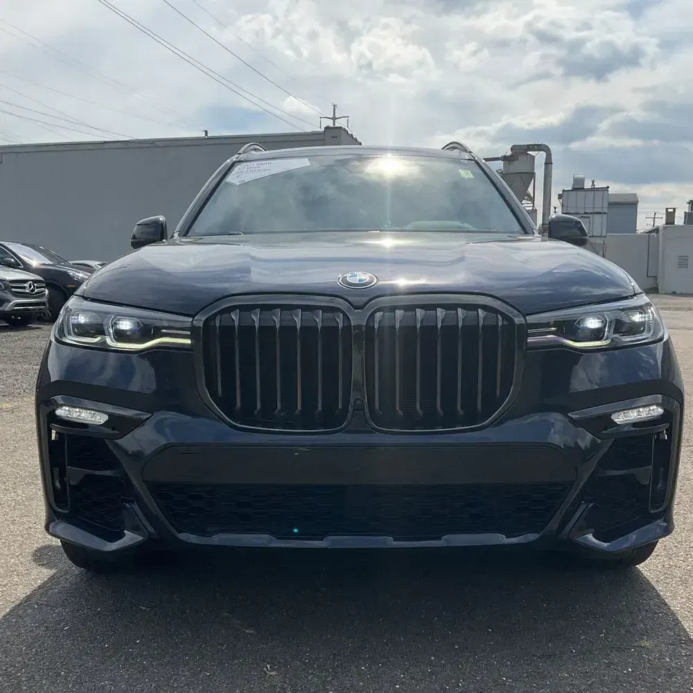2021 BMW X7 M50i