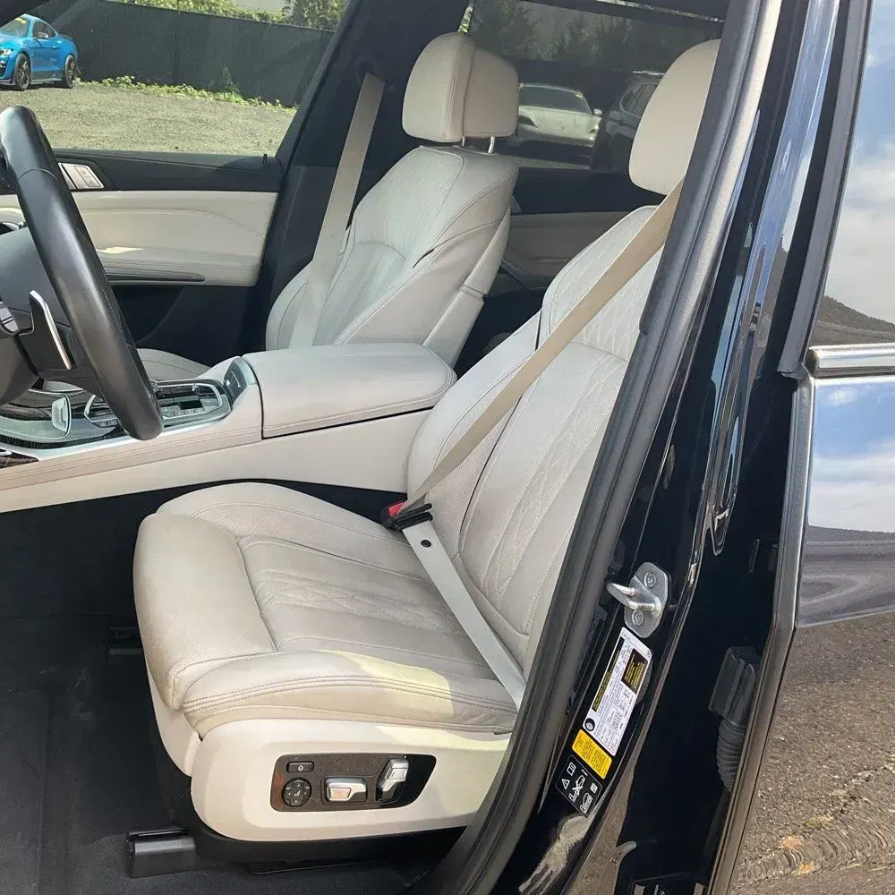 2021 BMW X7 M50i