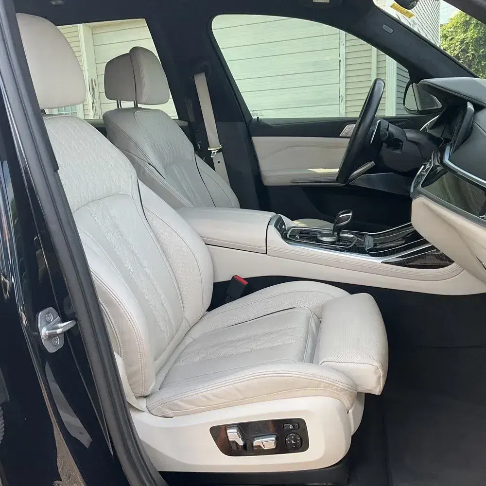 2021 BMW X7 M50i