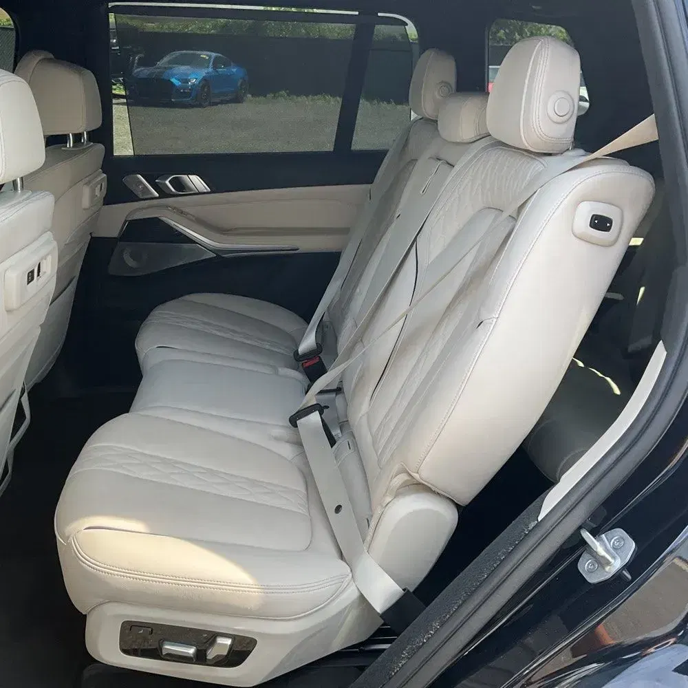 2021 BMW X7 M50i