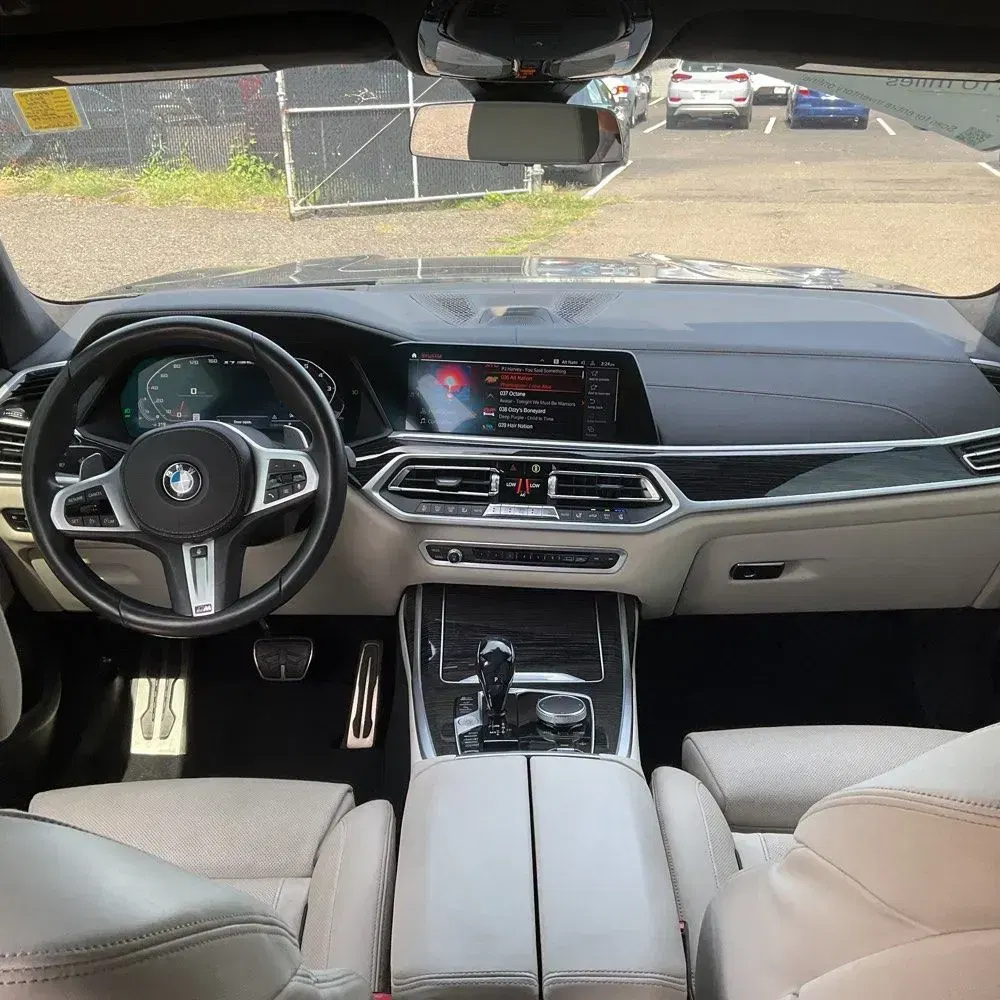 2021 BMW X7 M50i