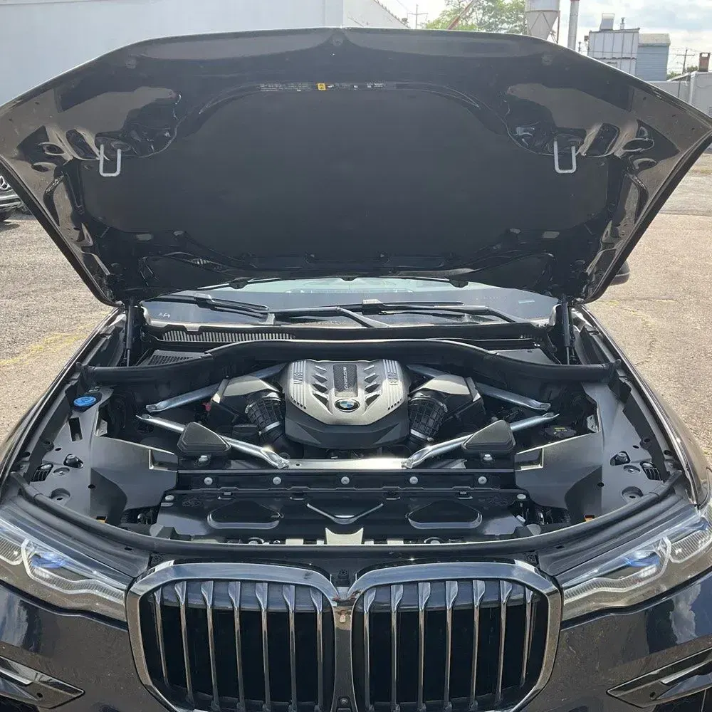 2021 BMW X7 M50i