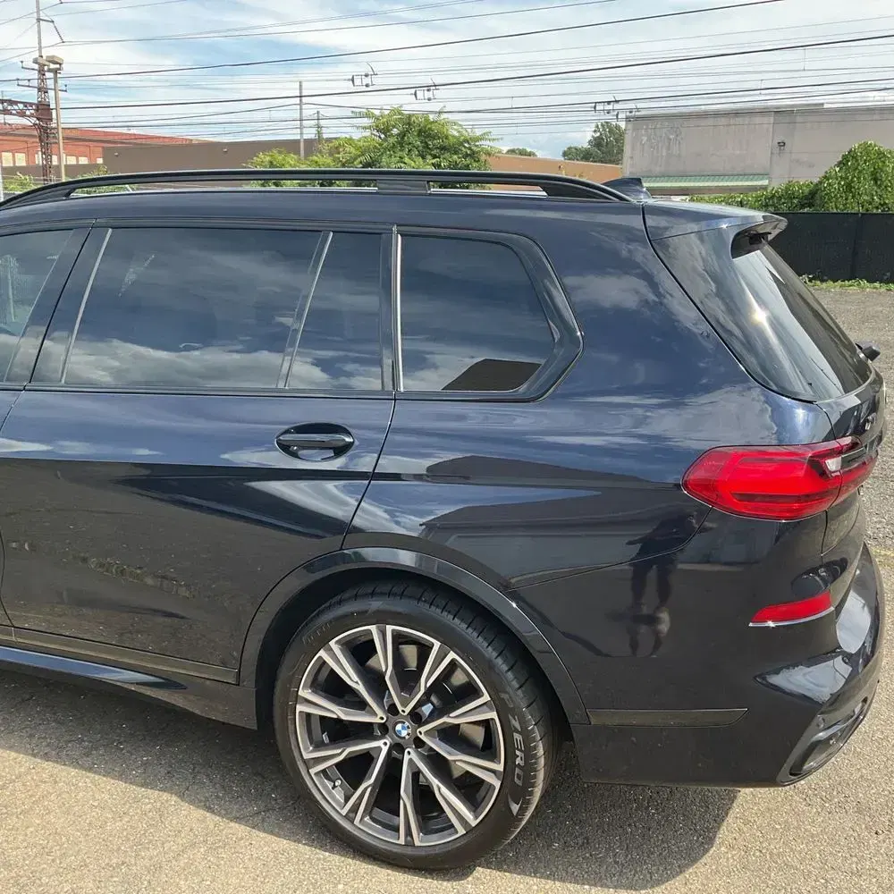 2021 BMW X7 M50i