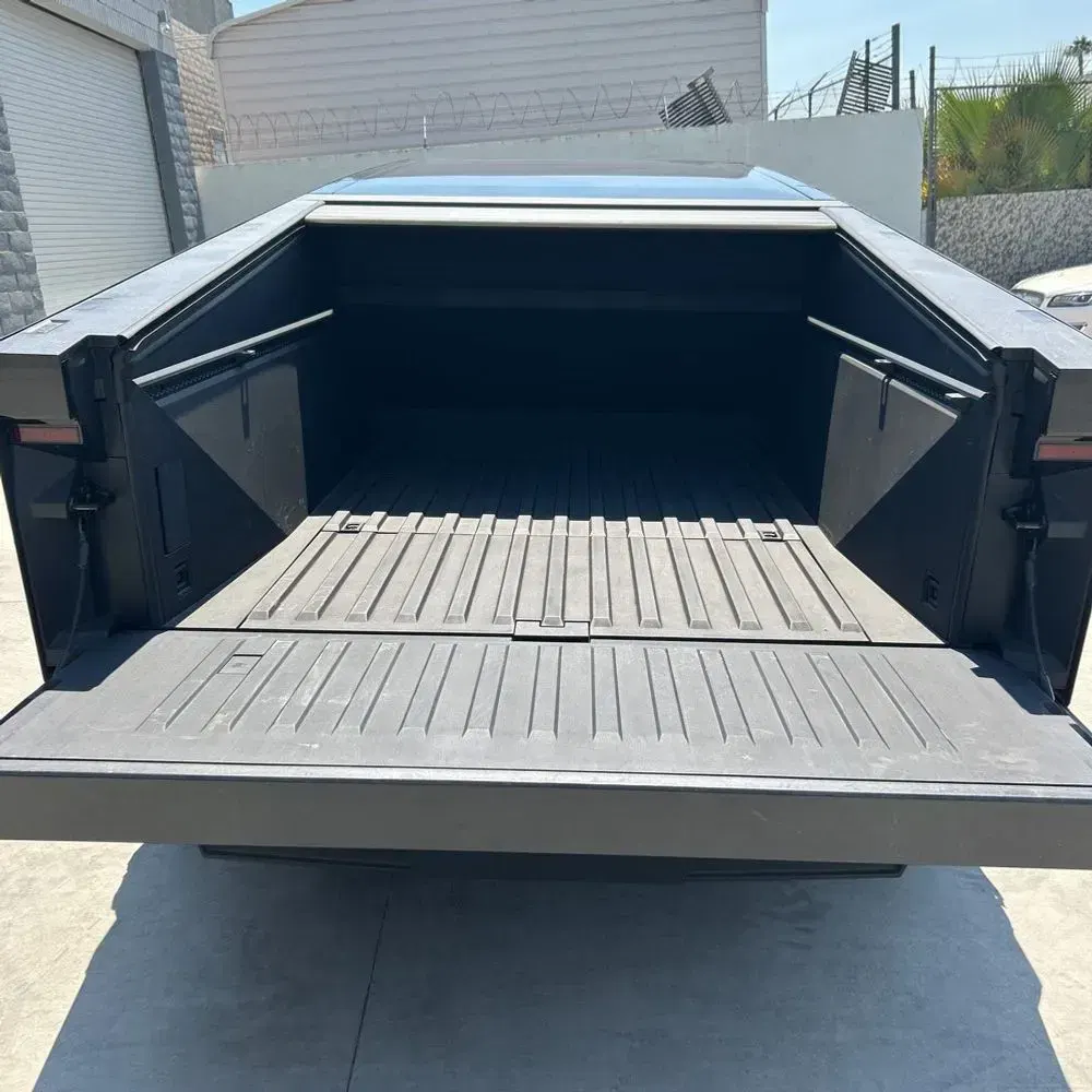 2024 Tesla Cybertruck Base