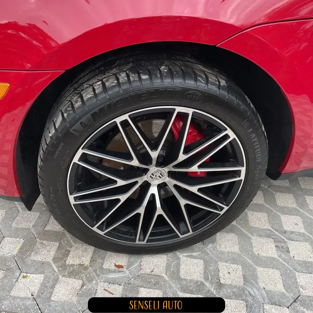 2024 Porsche Macan S