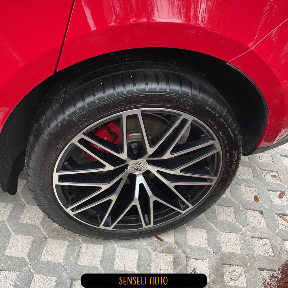 2024 Porsche Macan S