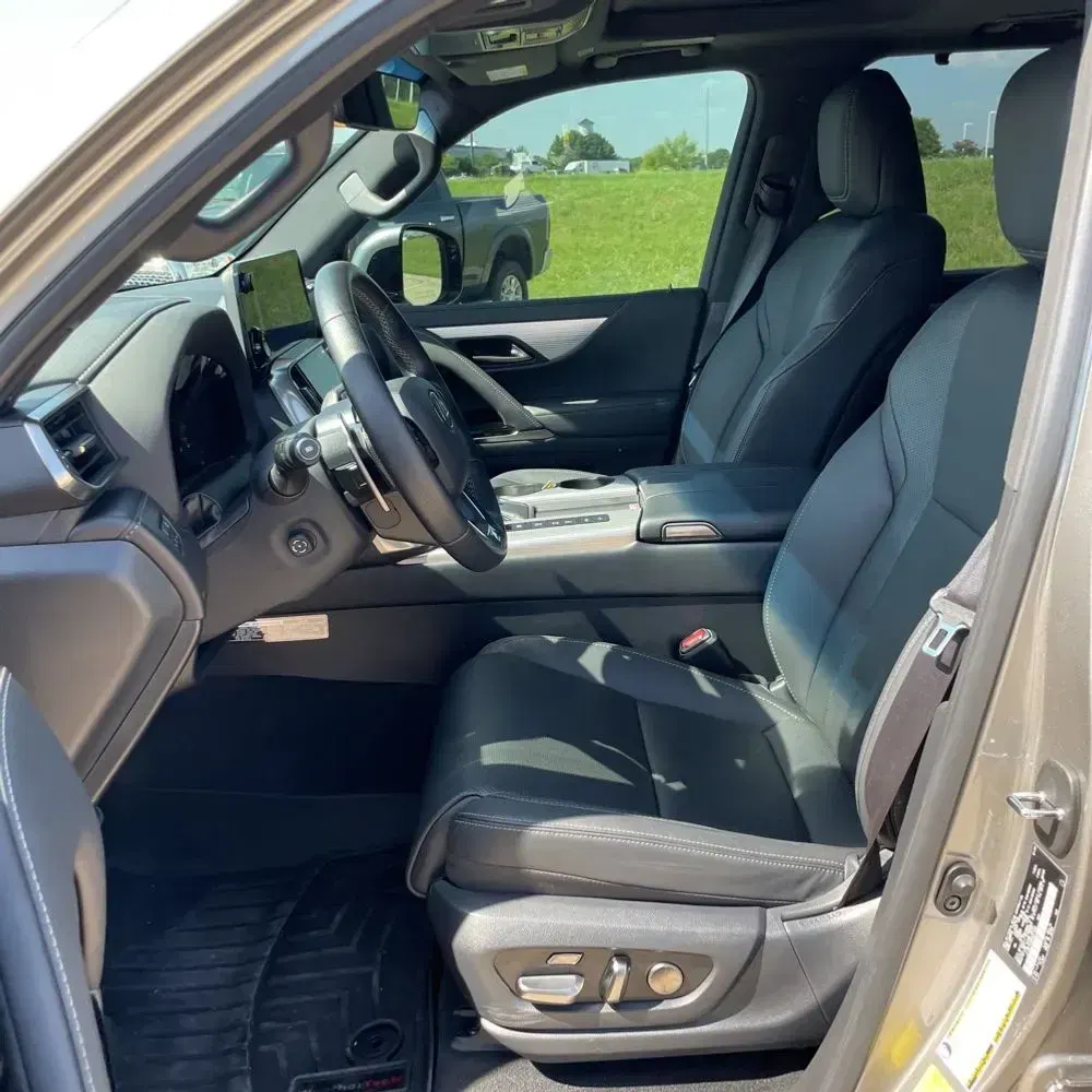2024 Lexus LX 600 F SPORT Handling