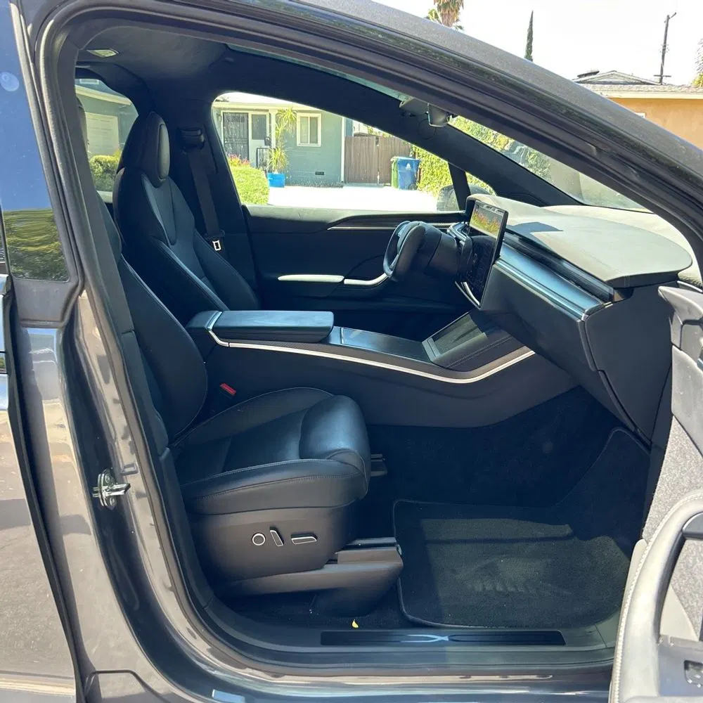 2022 Tesla Model X Plaid