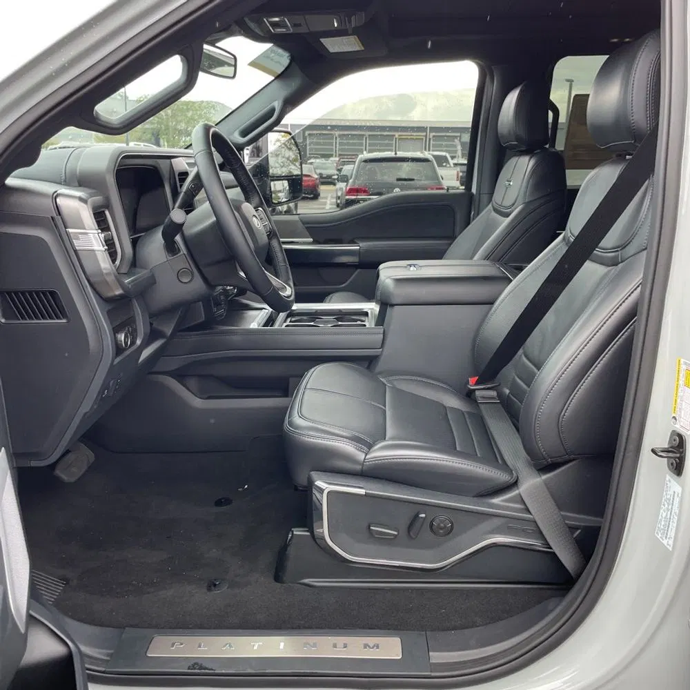 2025 Ford F-350 Super Duty Platinum
