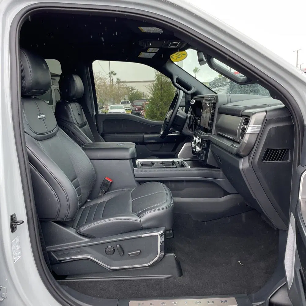 2025 Ford F-350 Super Duty Platinum