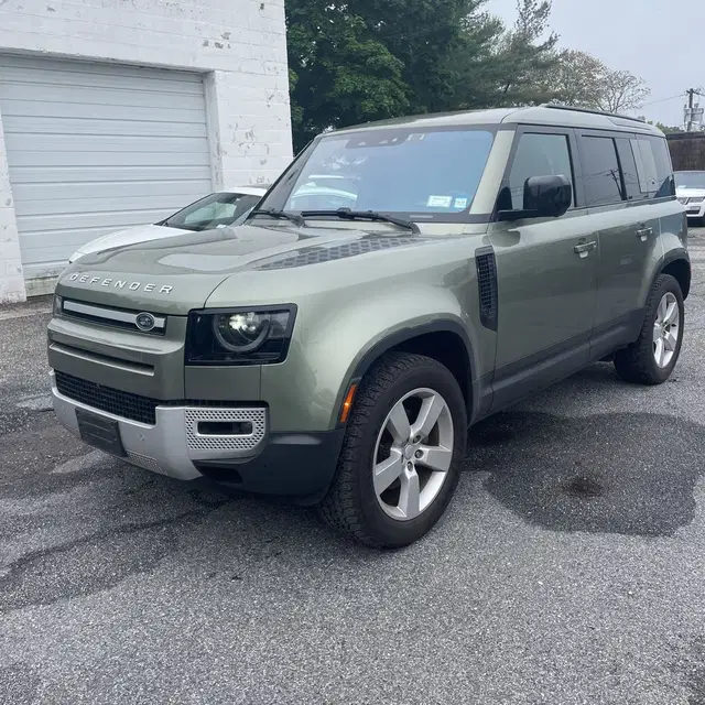 2022 Land Rover Defender 110 S