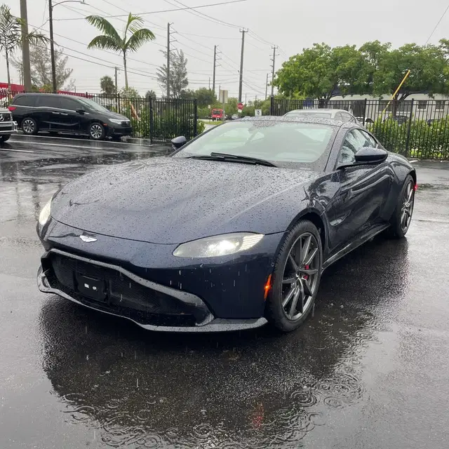 2020 Aston Martin Vantage Base