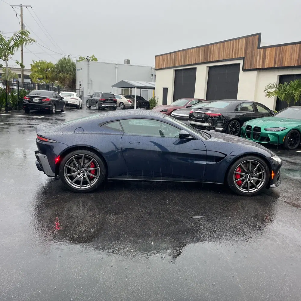2020 Aston Martin Vantage Base