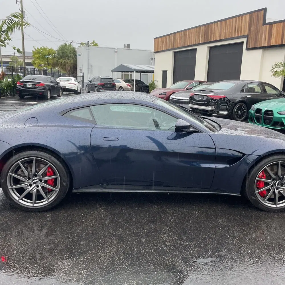2020 Aston Martin Vantage Base