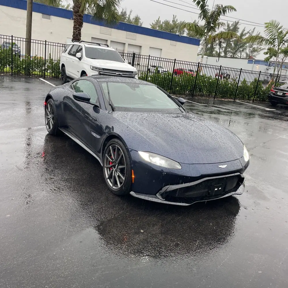 2020 Aston Martin Vantage Base