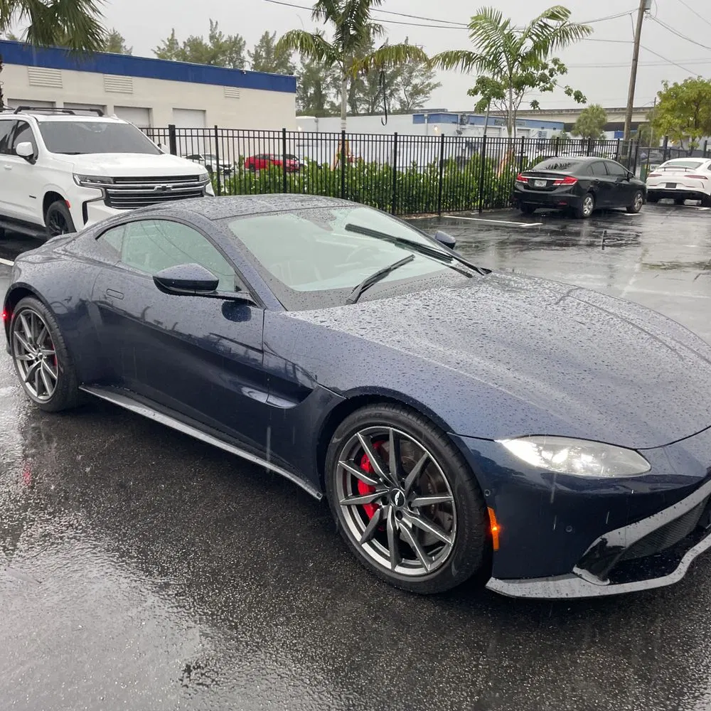 2020 Aston Martin Vantage Base