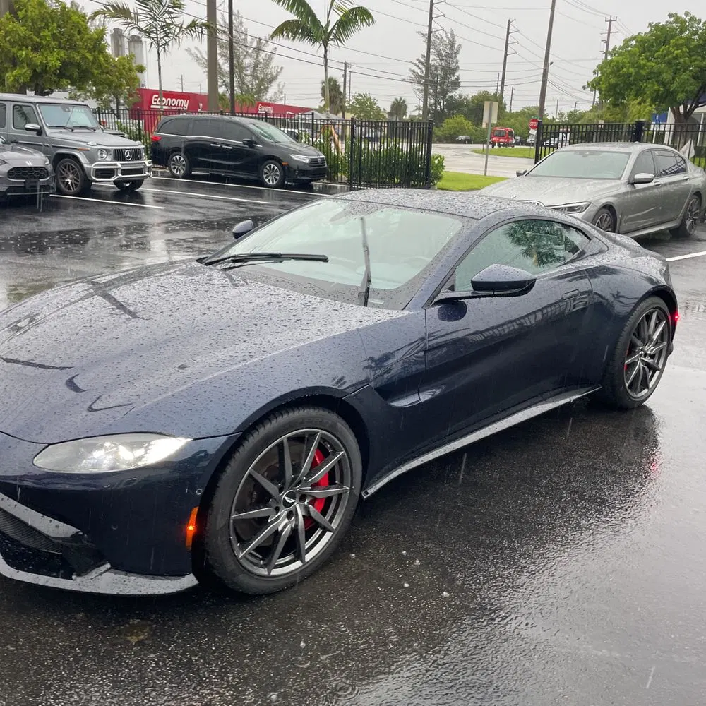 2020 Aston Martin Vantage Base