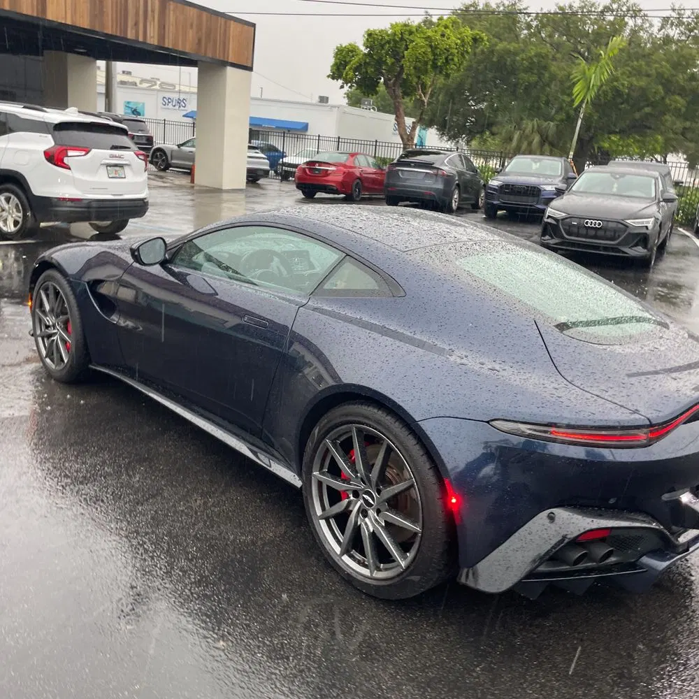 2020 Aston Martin Vantage Base