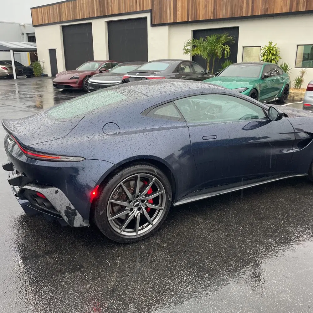 2020 Aston Martin Vantage Base