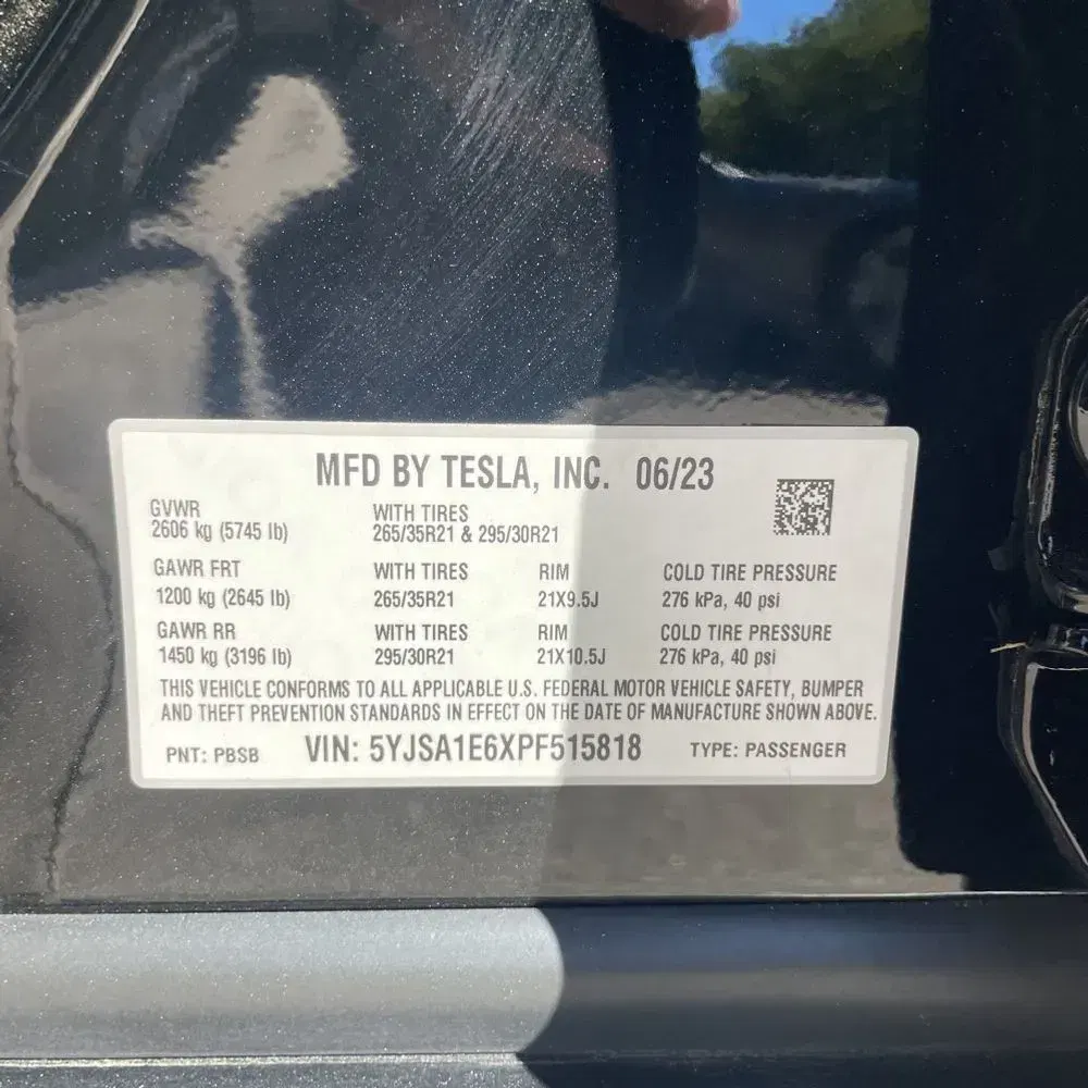 2023 Tesla Model S Plaid