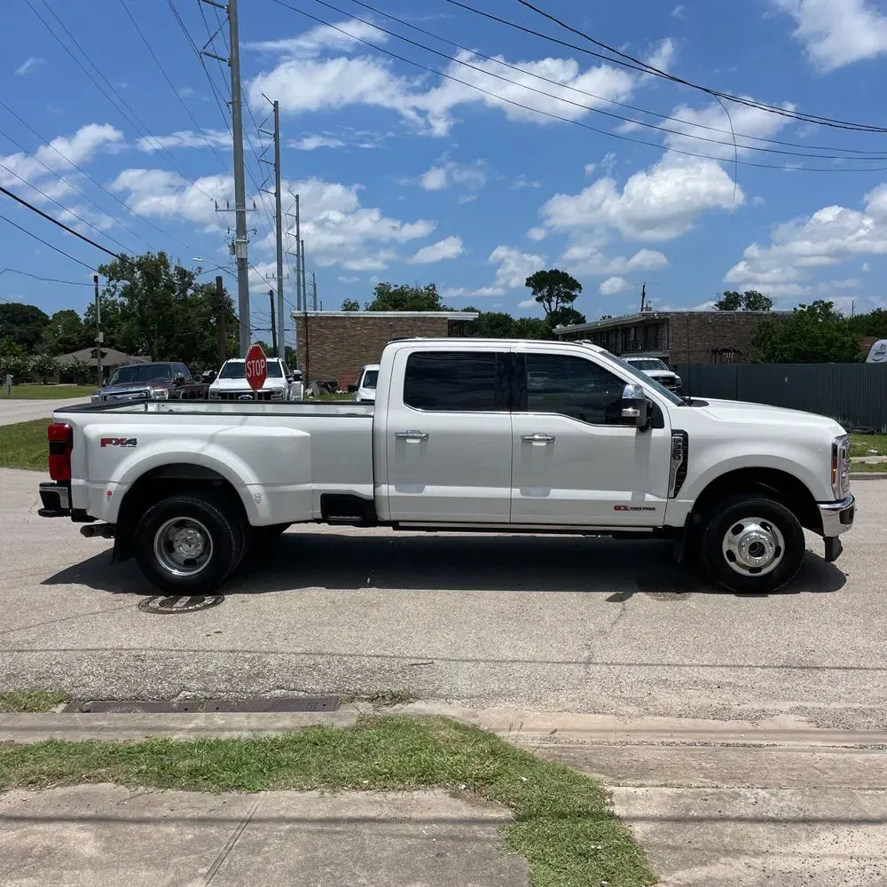 2024 Ford F-350 Super Duty Lariat