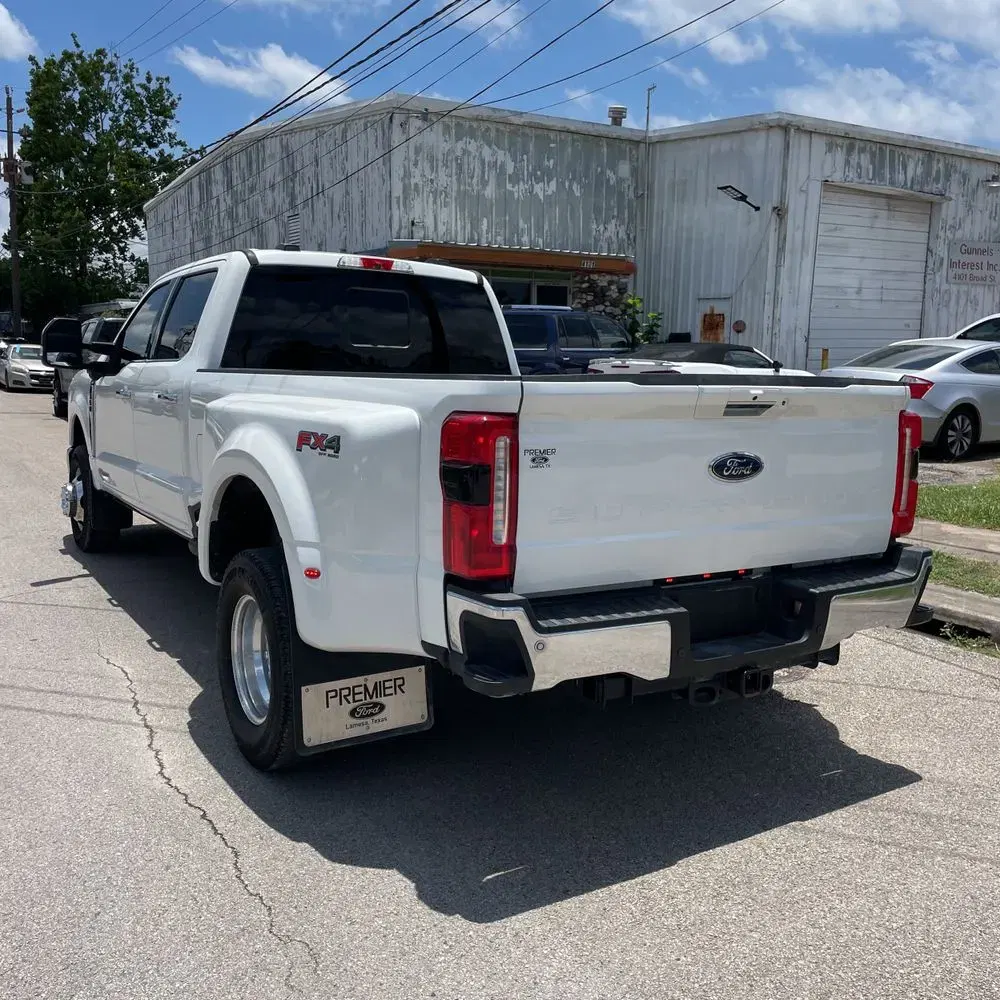 2024 Ford F-350 Super Duty Lariat