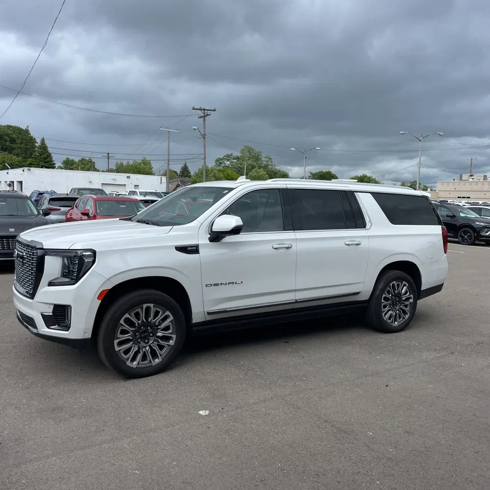 2023 GMC Yukon XL Denali Ultimate
