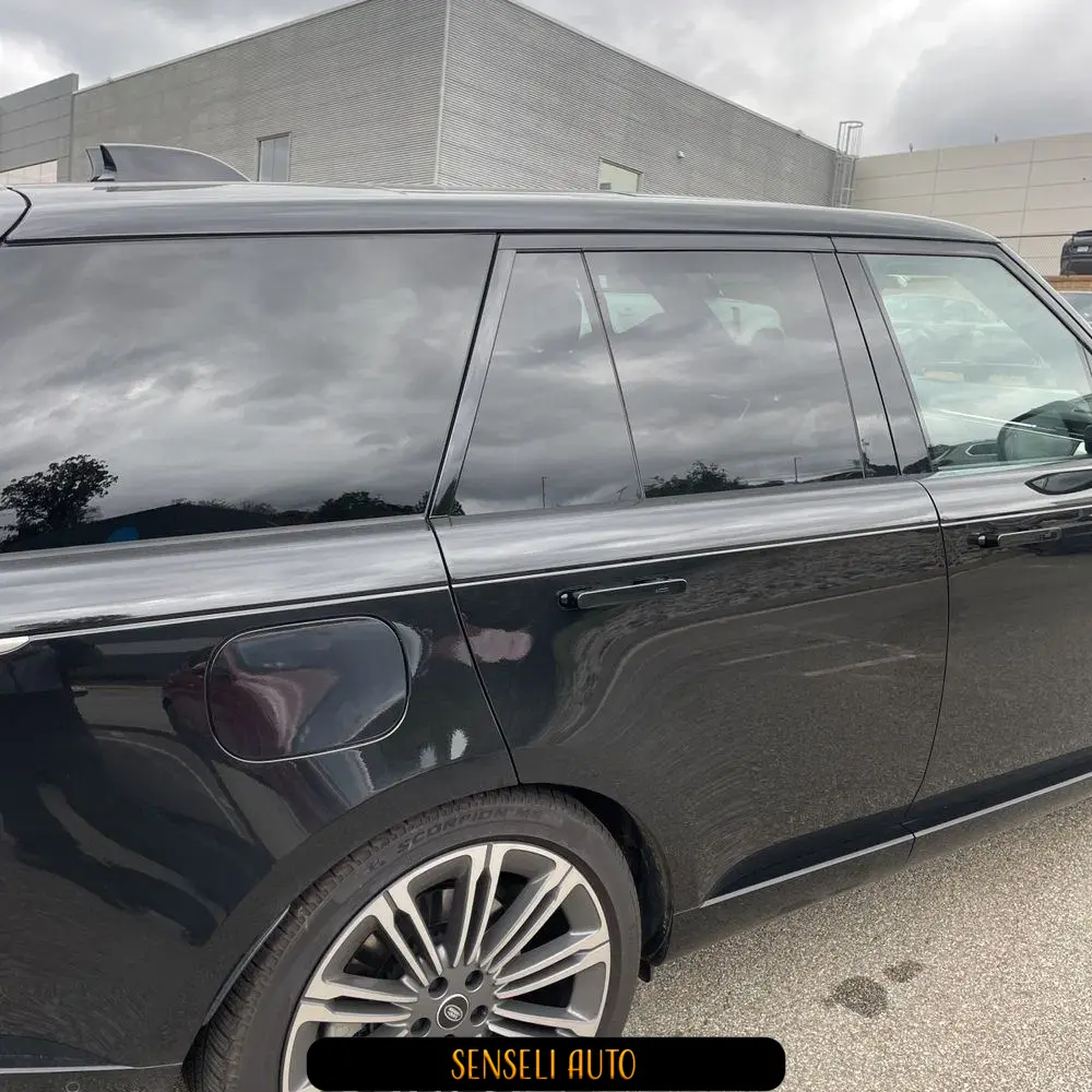 2025 Land Rover Range Rover SE P530