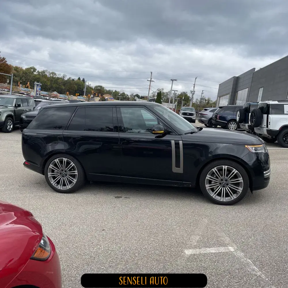 2025 Land Rover Range Rover SE P530