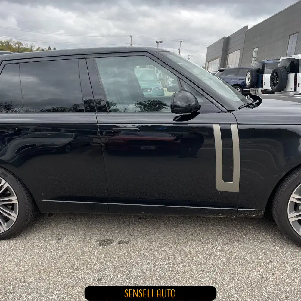 2025 Land Rover Range Rover SE P530