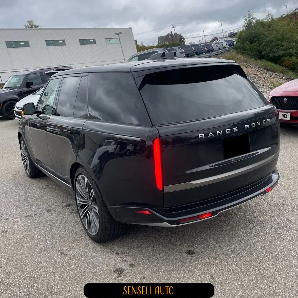 2025 Land Rover Range Rover SE P530
