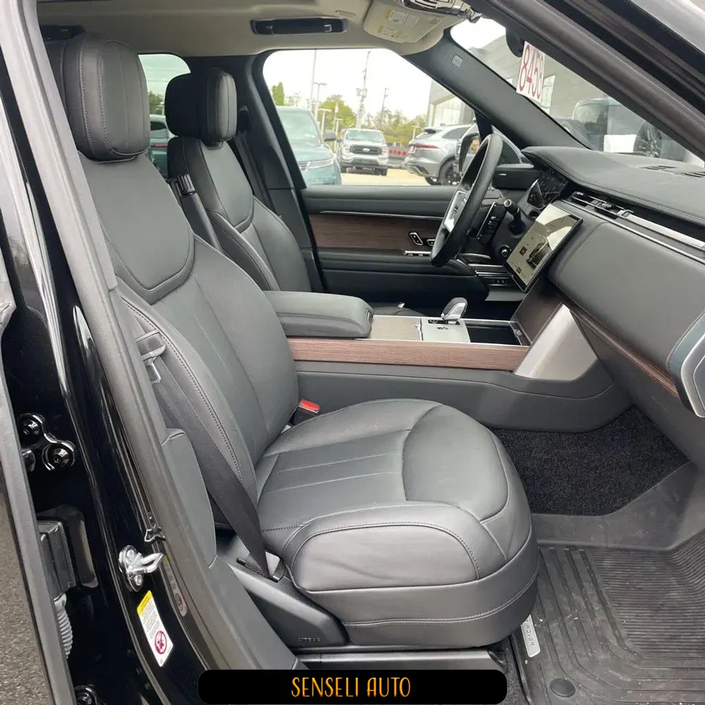 2025 Land Rover Range Rover SE P530