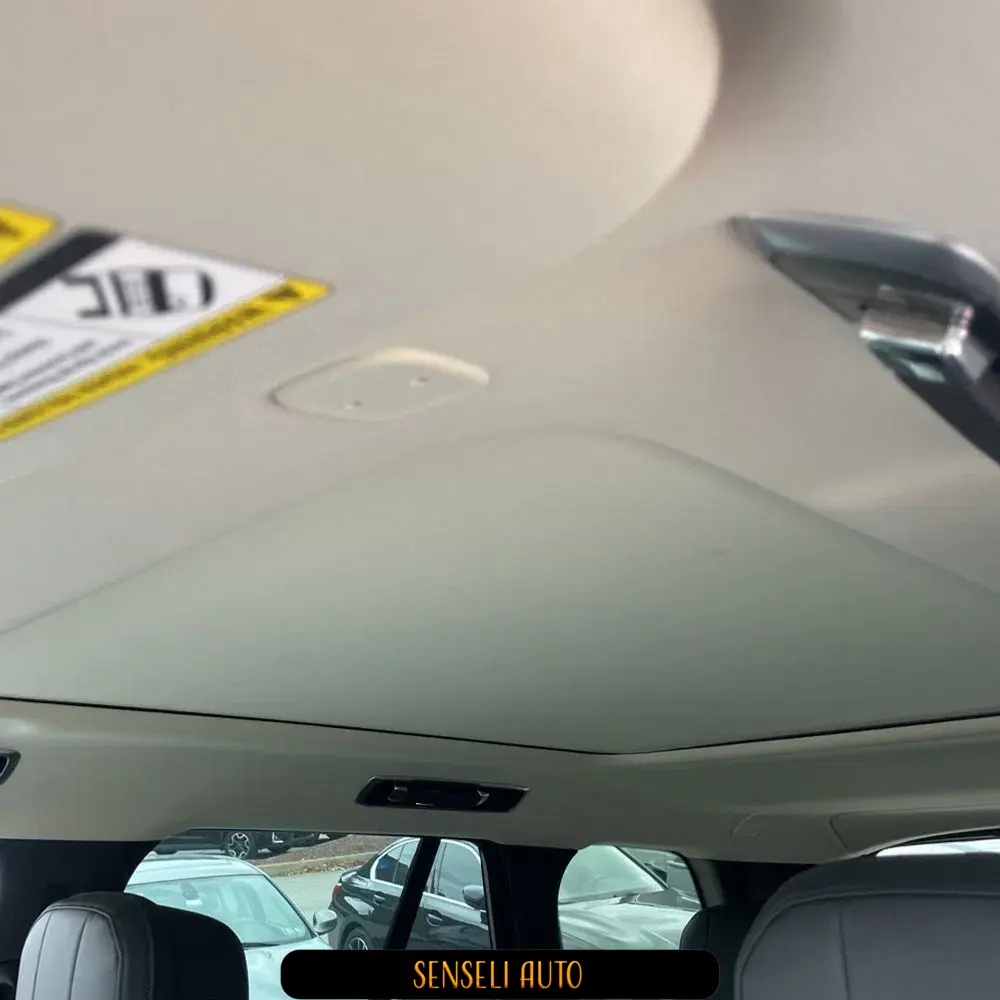 2025 Land Rover Range Rover SE P530