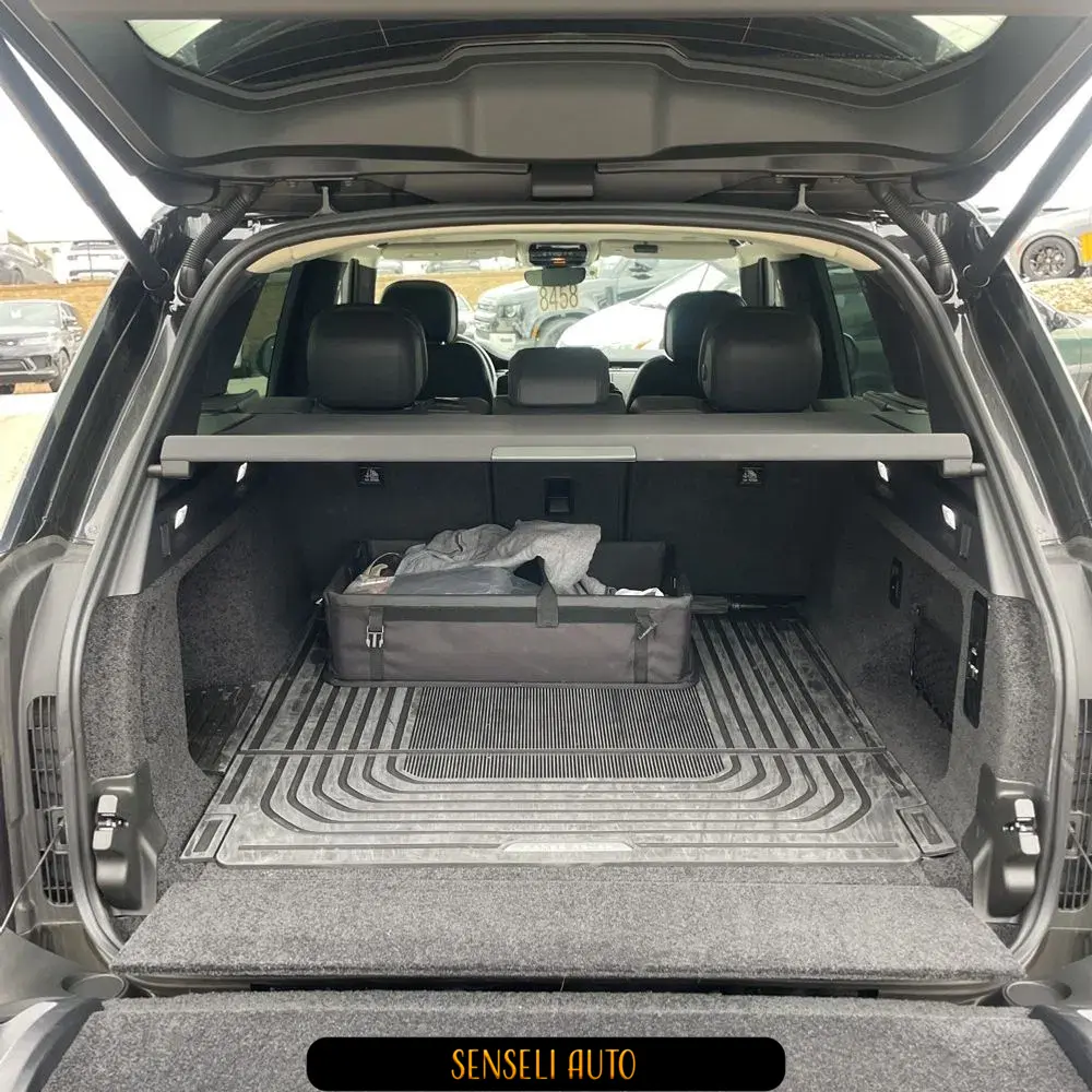 2025 Land Rover Range Rover SE P530