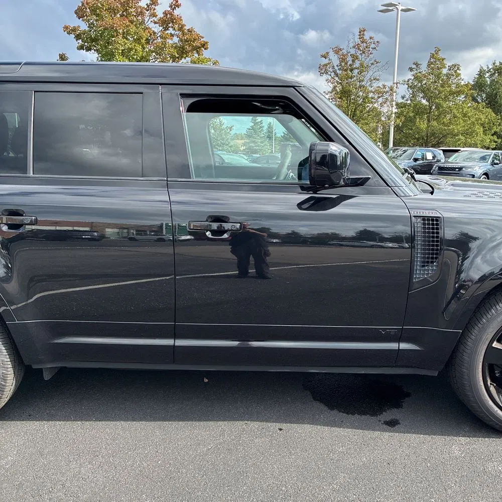 2023 Land Rover Defender 110 V8