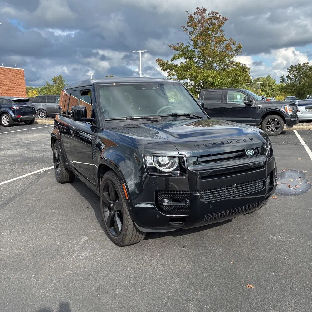 2023 Land Rover Defender 110 V8