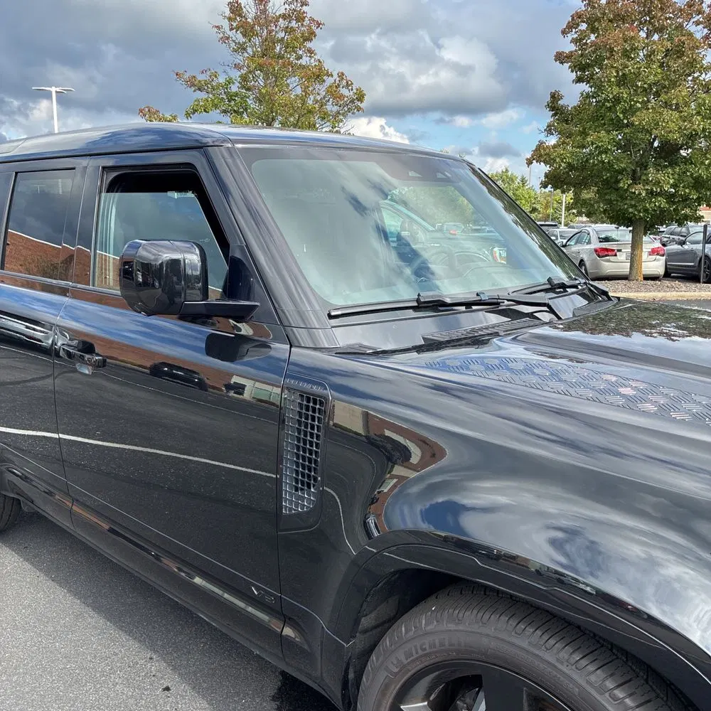 2023 Land Rover Defender 110 V8