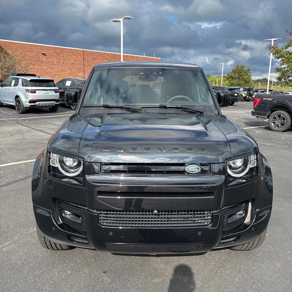 2023 Land Rover Defender 110 V8