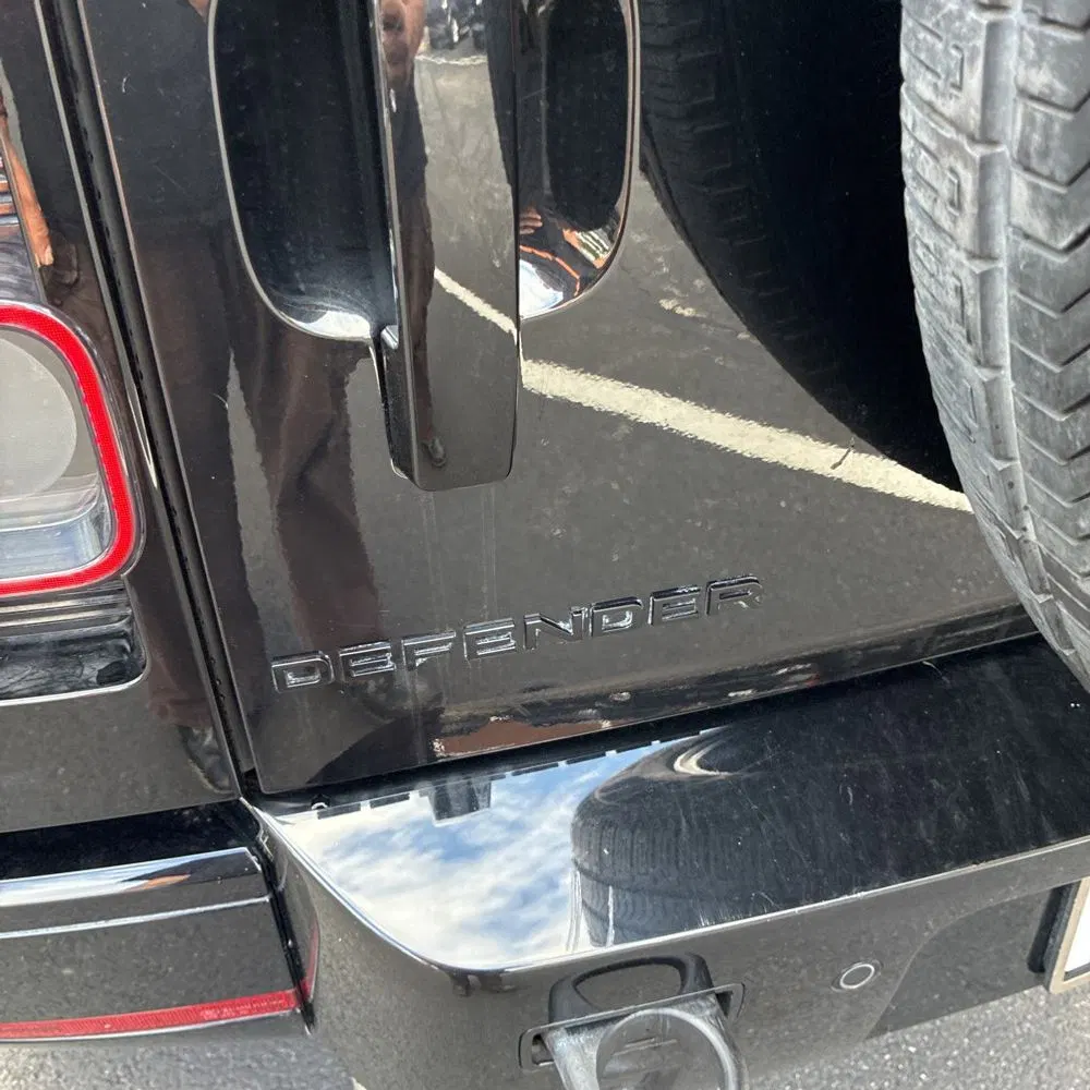 2023 Land Rover Defender 110 V8