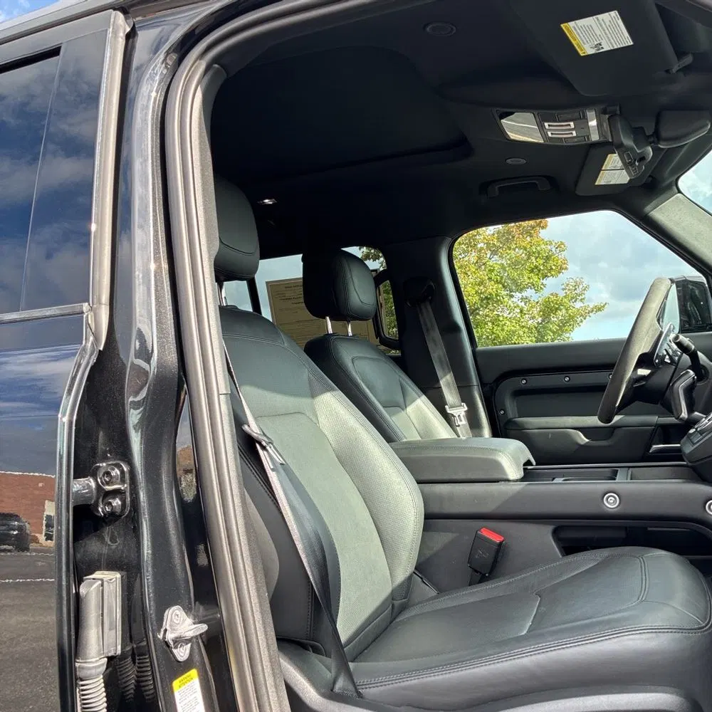 2023 Land Rover Defender 110 V8