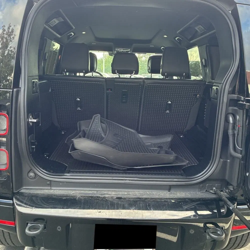 2023 Land Rover Defender 110 V8