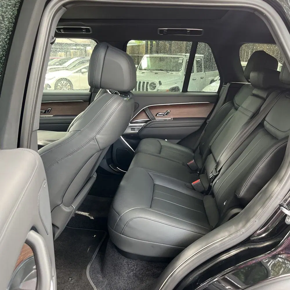 2023 Land Rover Range Rover P530 SE