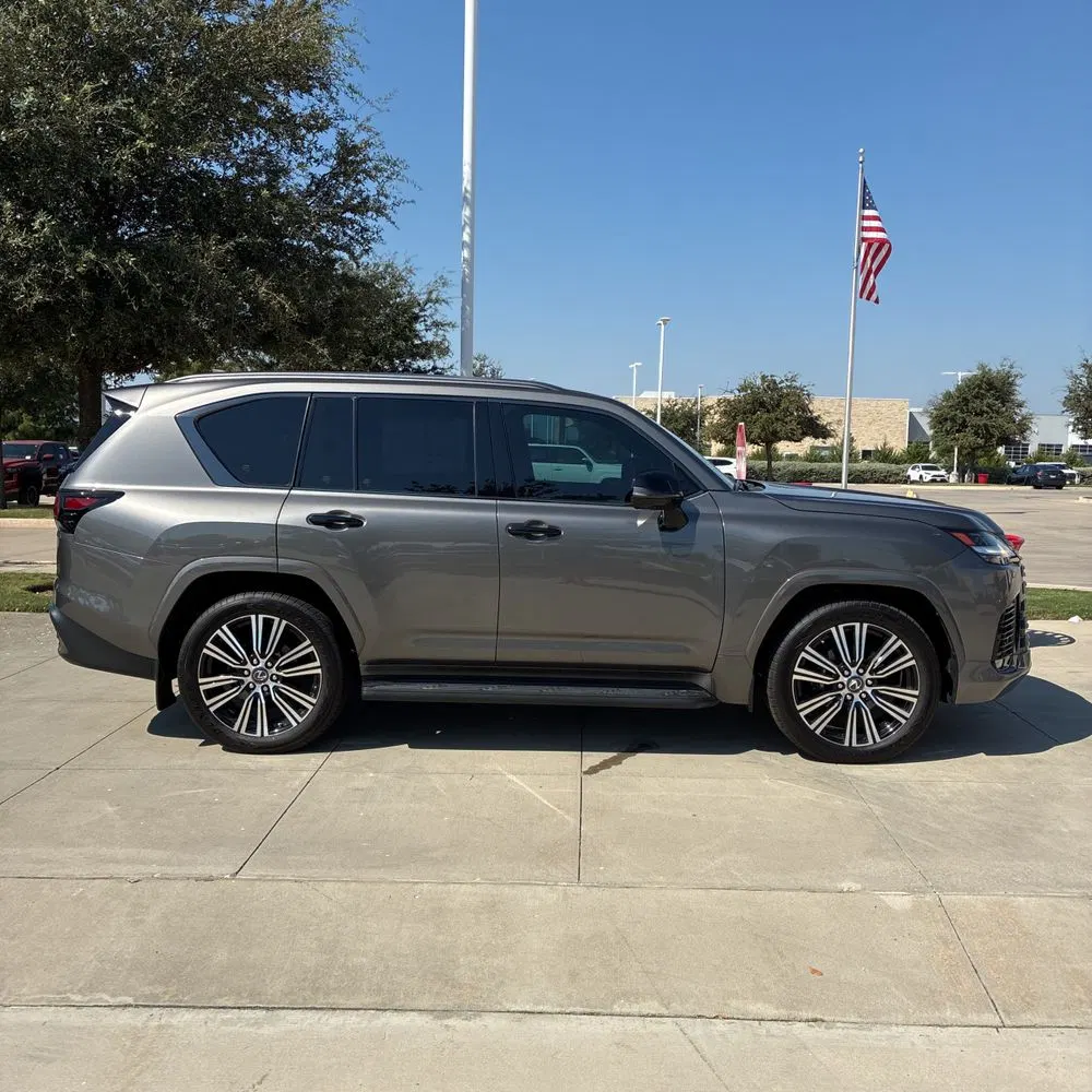2022 Lexus LX 600 Luxury